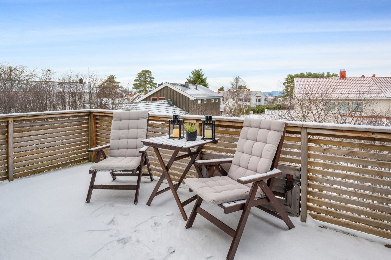 Vestvendt altan som byr på gode solforhold gjennom dagen. Galleribilde