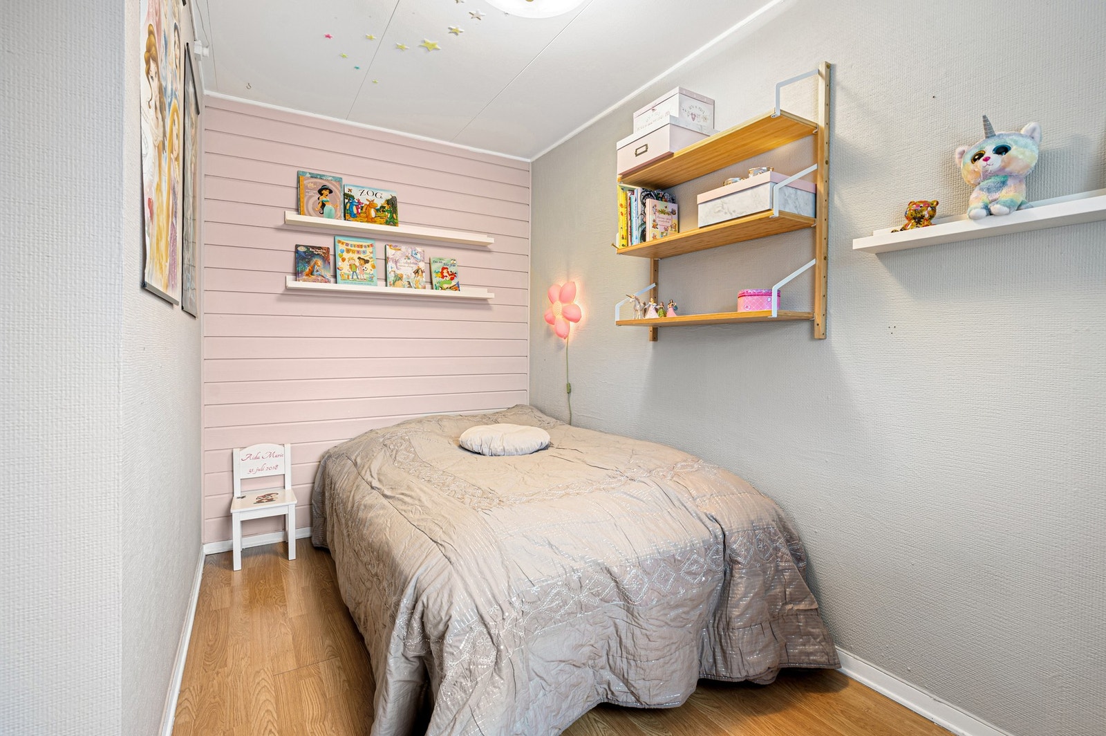 Soverom 2 er på 5,8m². Galleribilde