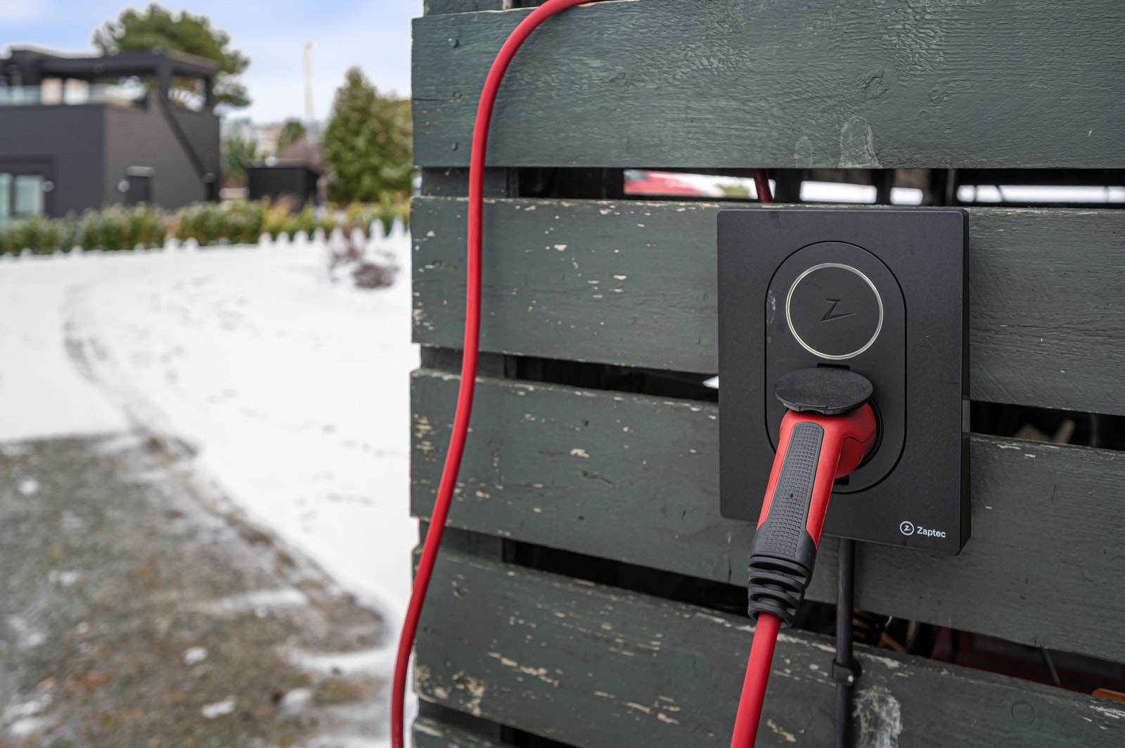 Det er etablert elbil-lader. Galleribilde