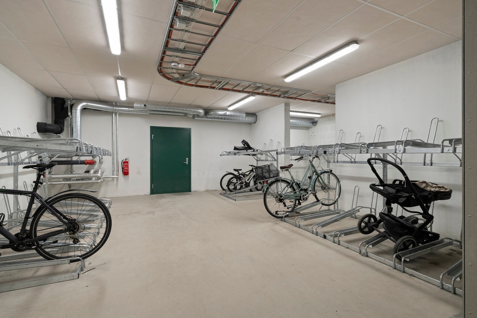 Egen sykkelparkering til disposisjon. Galleribilde