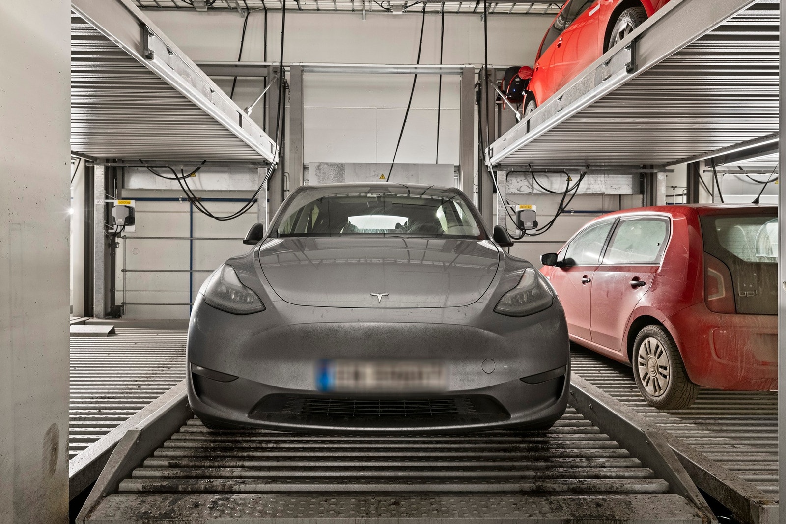 Boligen disponerer en garasjeplass med el-bil lader i felles garasjekjeller. Galleribilde