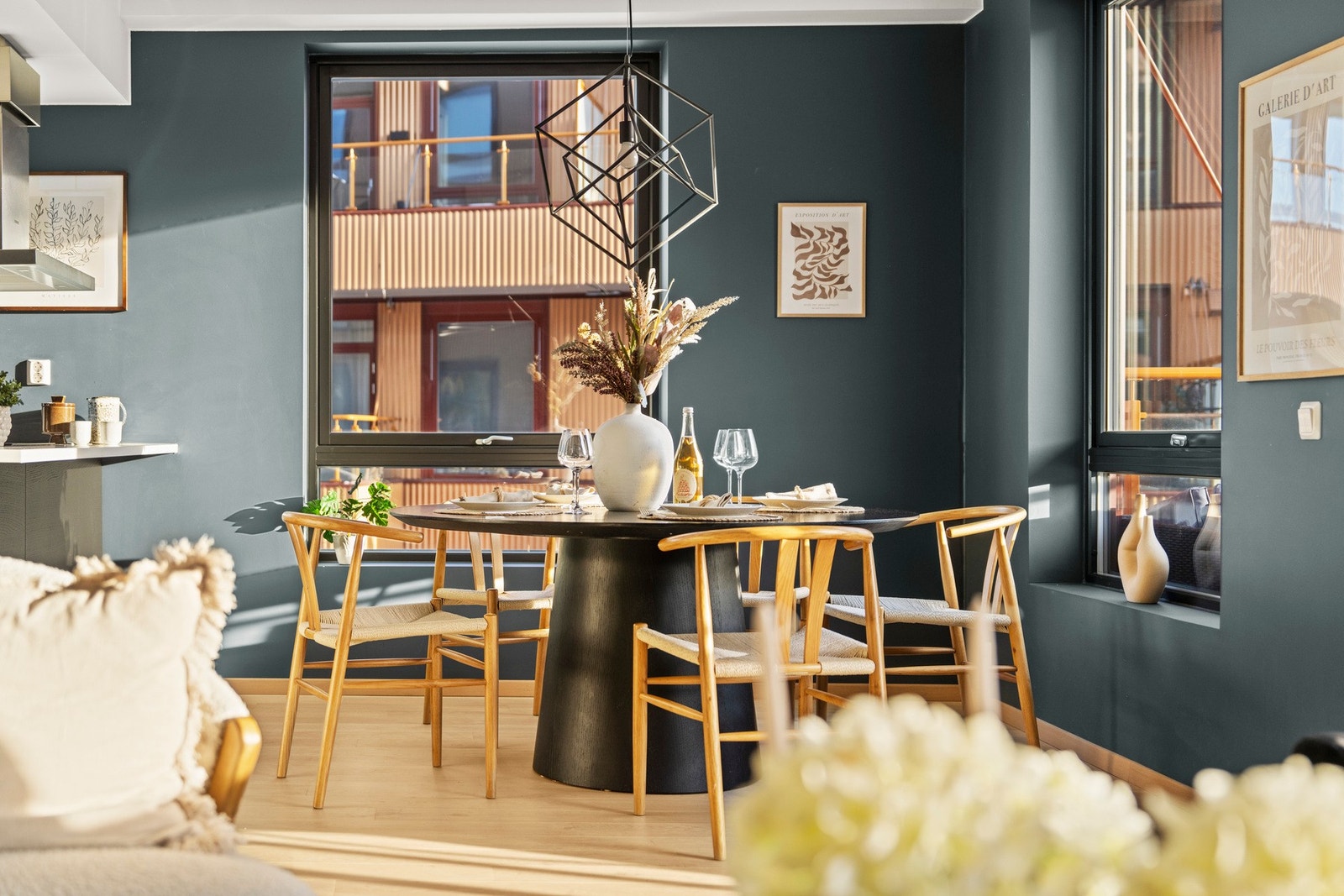 Her ligger alt til rette for hyggelige middagsselskap! Galleribilde