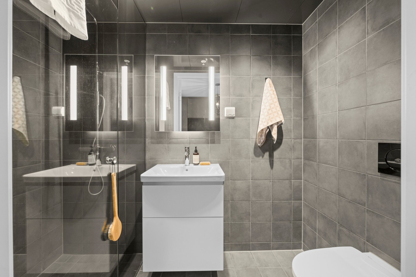 Boligen byr på to gode baderom. Galleribilde