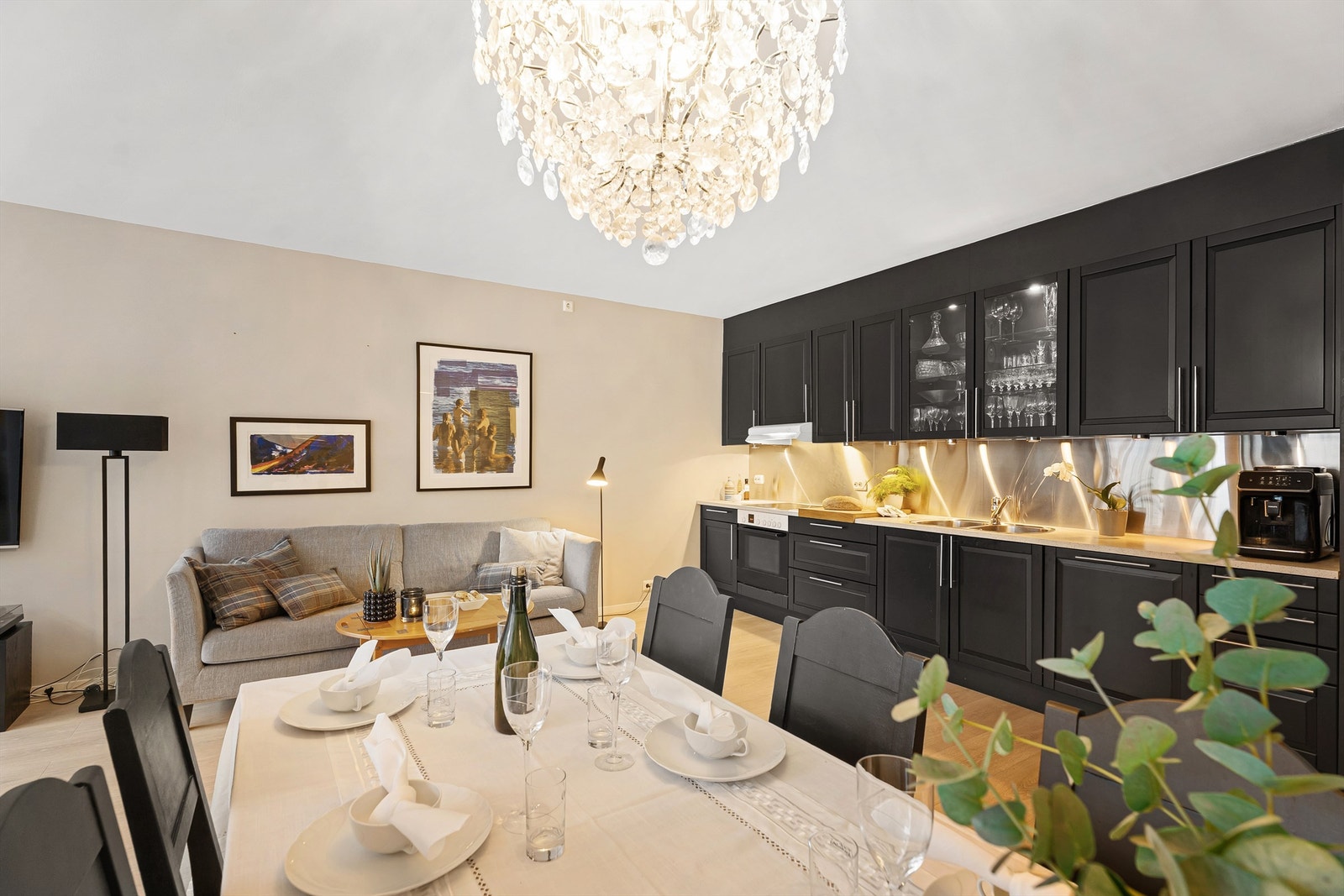 Moderne og stilig leilighet med en svært god planløsning Galleribilde