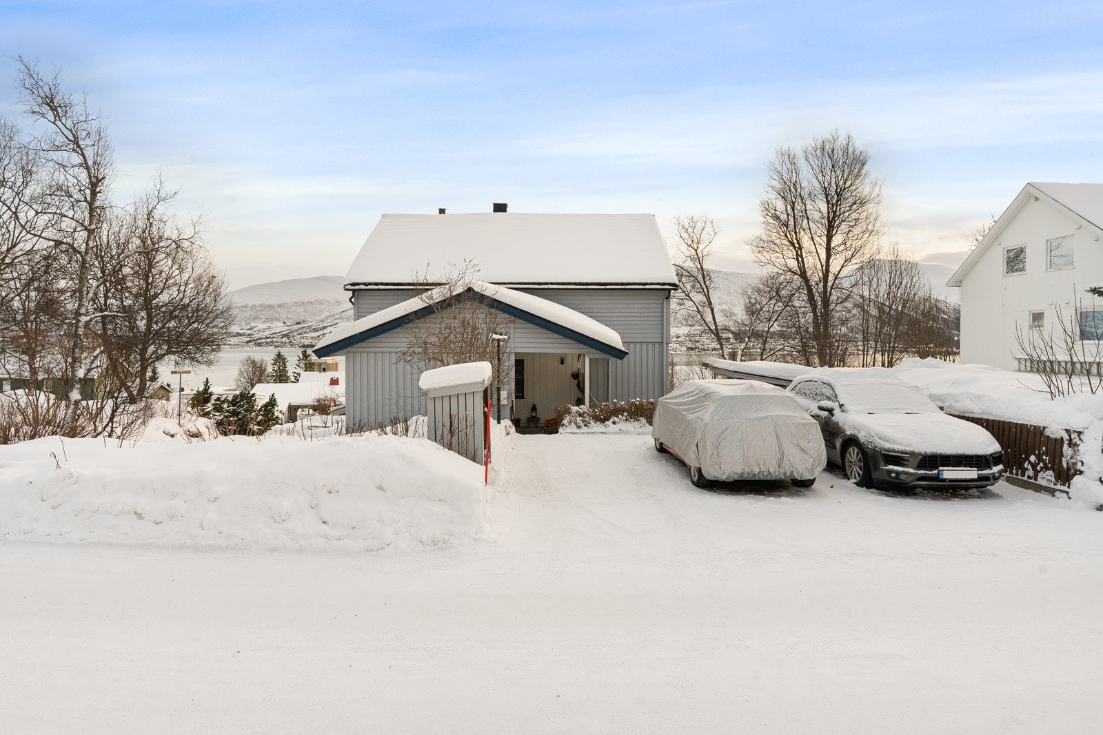 Attraktiv beliggenhet i Doktordalen mellom UNN/UiT og sentrum, med kort vei til butikk, skole, barnehage, buss og flotte turområder Galleribilde