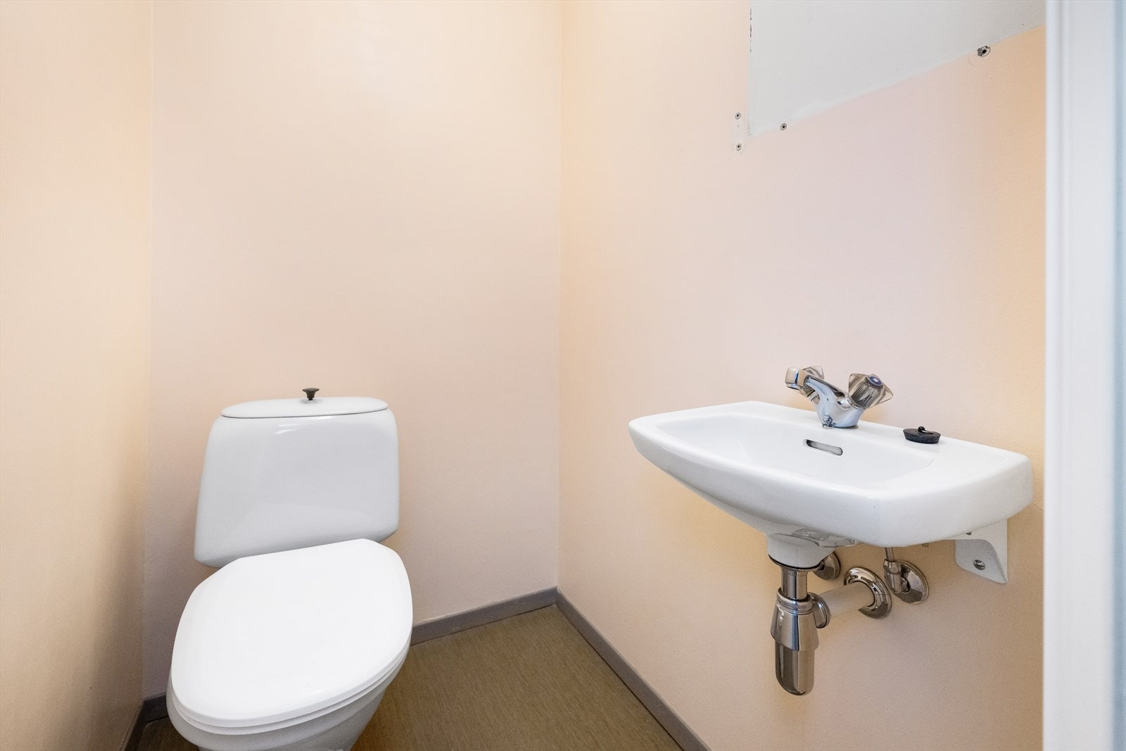 Separat toalettrom. Galleribilde