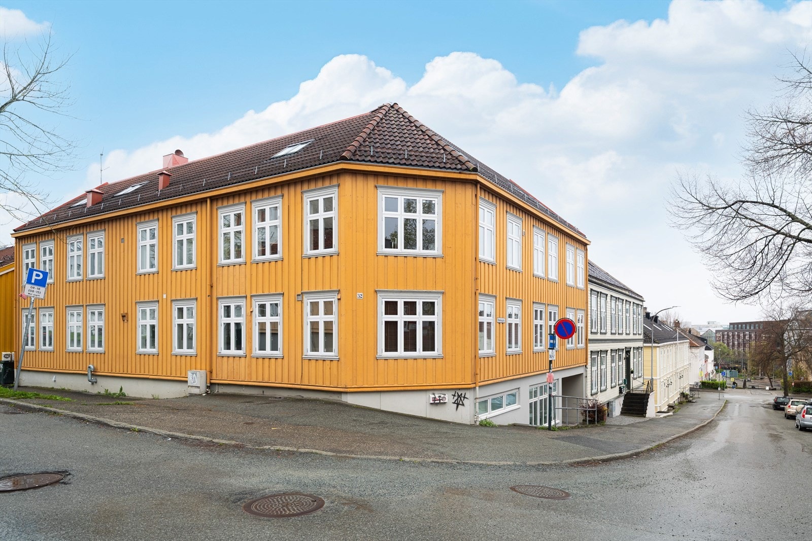 Boligen har en svært sentral beliggenhet, med kort vei til alt man behøver i hverdagen. Galleribilde