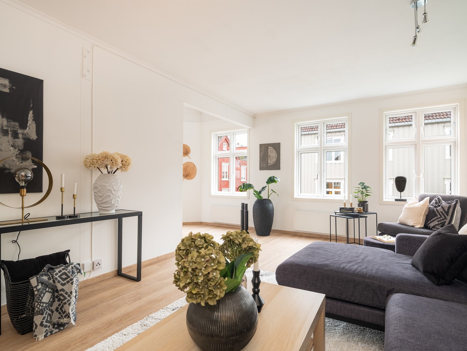 Proaktiv Eiendomsmegling v/Mads Kirkeslett har den store gleden av å ønske velkommen til Nedre Møllenberg gate 32! Galleribilde