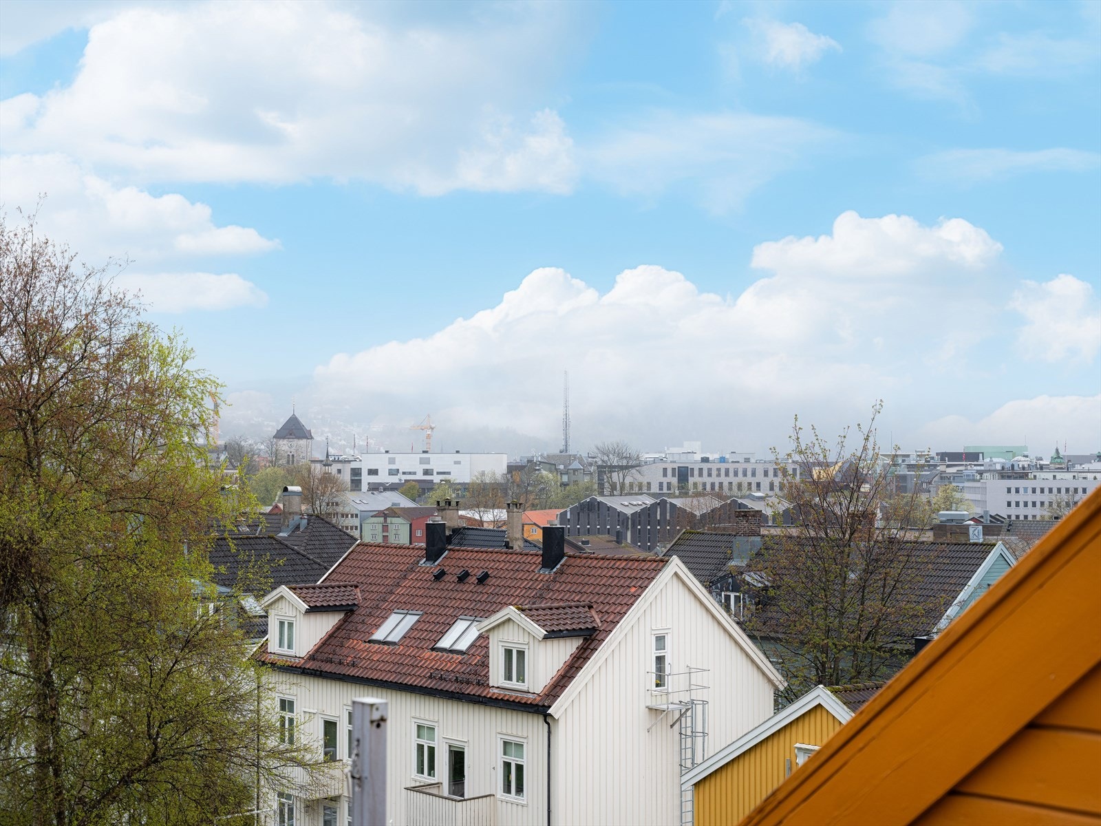 Fra terrassen har man flott utsikt over Bakklandet og mot Midtbyen. Galleribilde