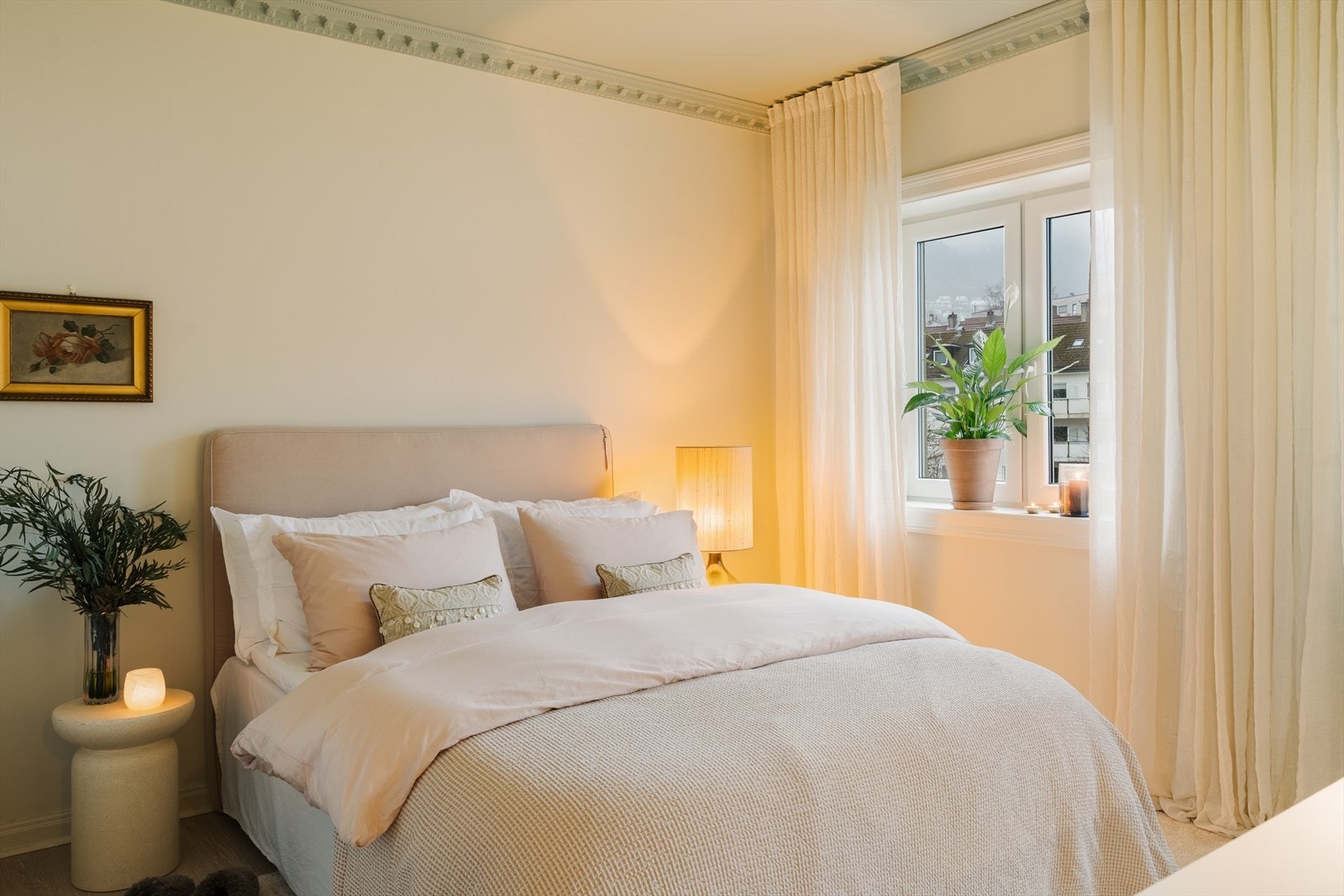 Soverommet er luftig og målt til hele 13.7 m². Galleribilde