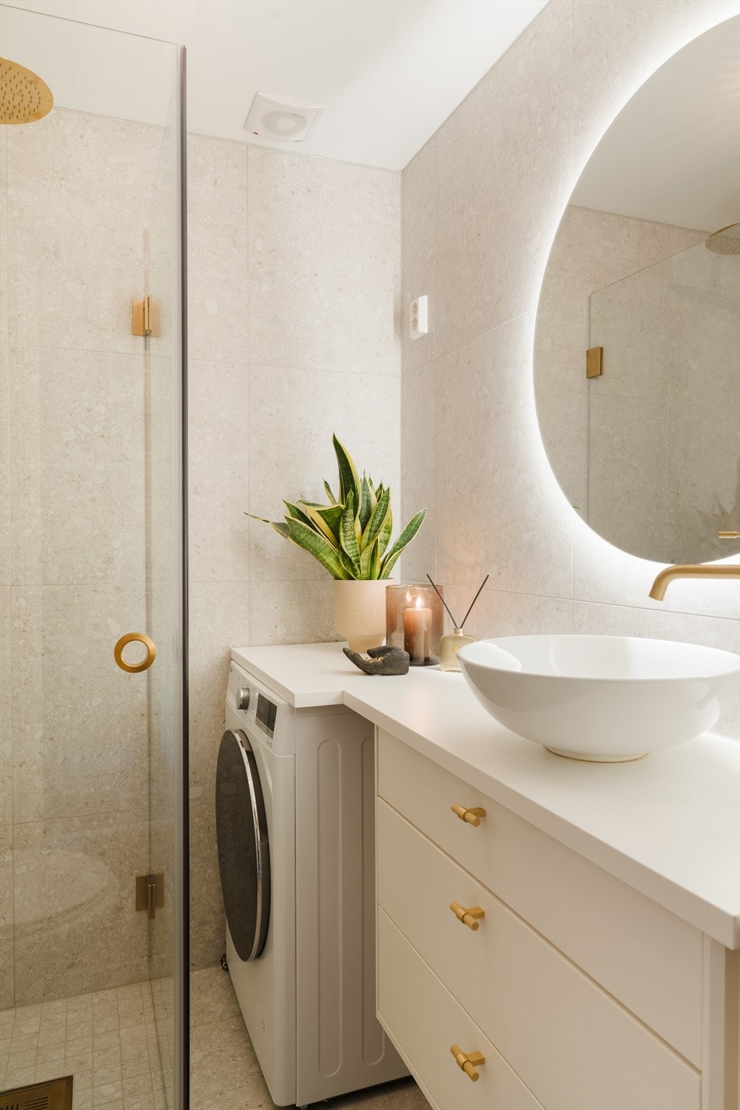 For ekstra komfort er det selvsagt varmekabler i gulvet. Galleribilde