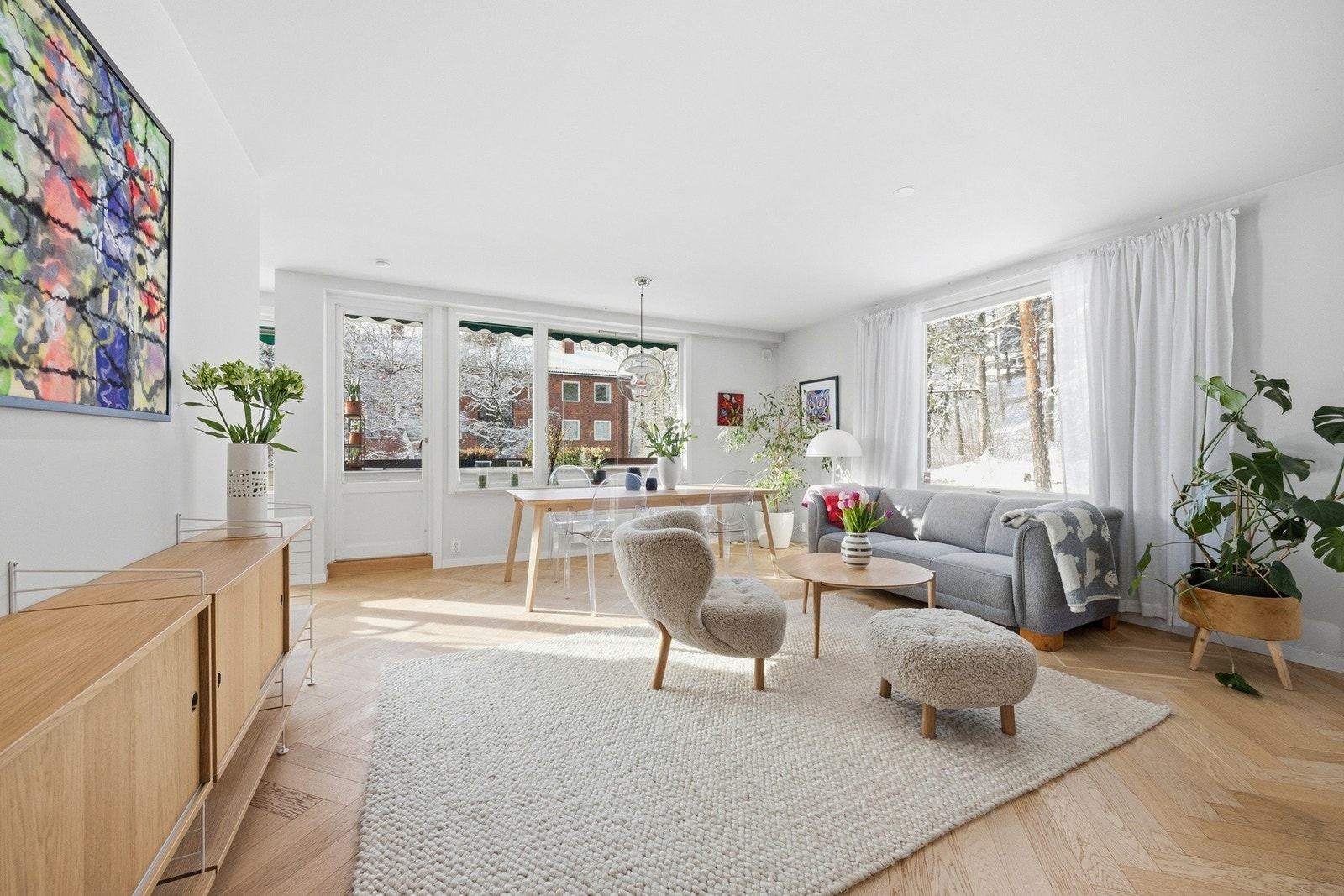 Velkommen til Fjordveien 61C, presentert av eiendomsmegler Edvard Chapsang v/EIE eiendomsmegling avdeling Sandvika!
Foto: Luxe AS (Anders Kjøndal) Galleribilde