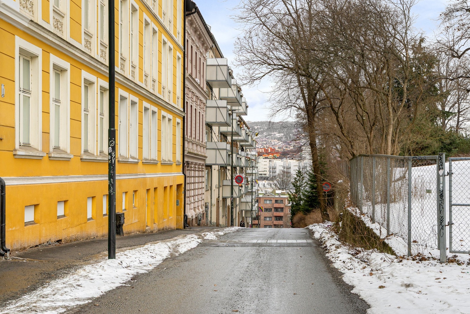 Her bor du tilbaketrukket til i en stille enveiskjørt gate mellom St. Hanshaugen og Fredensborg. Galleribilde