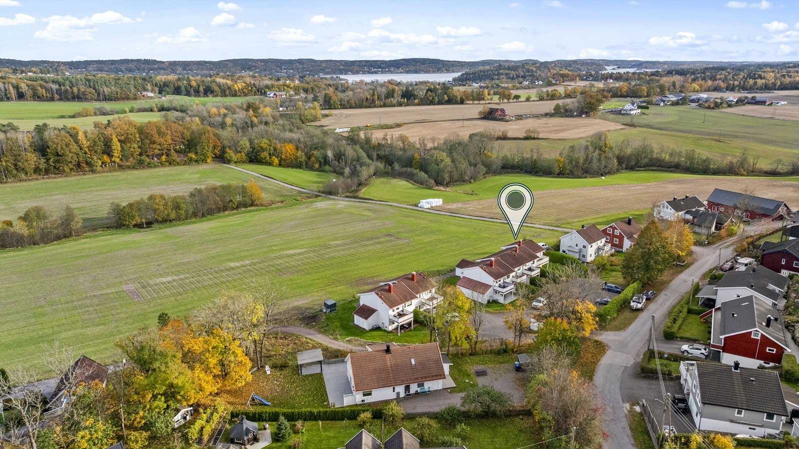 Landlig beliggende med kort vei til Stokke sentrum Galleribilde