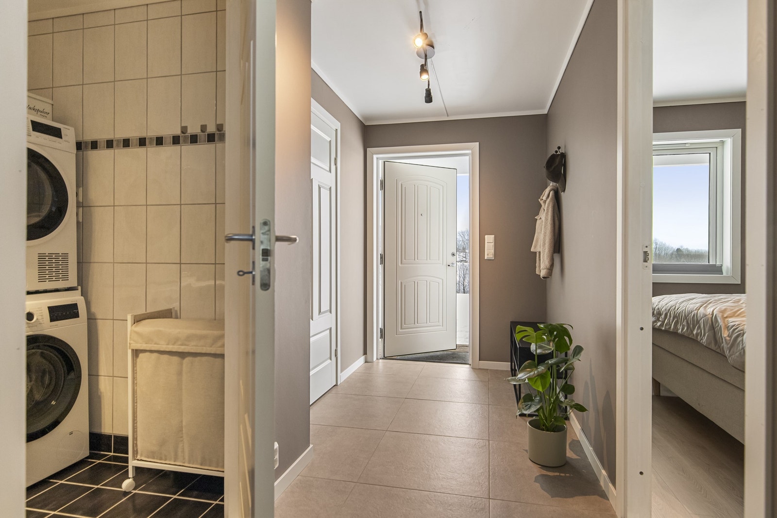 Gang med nyere fliser Galleribilde