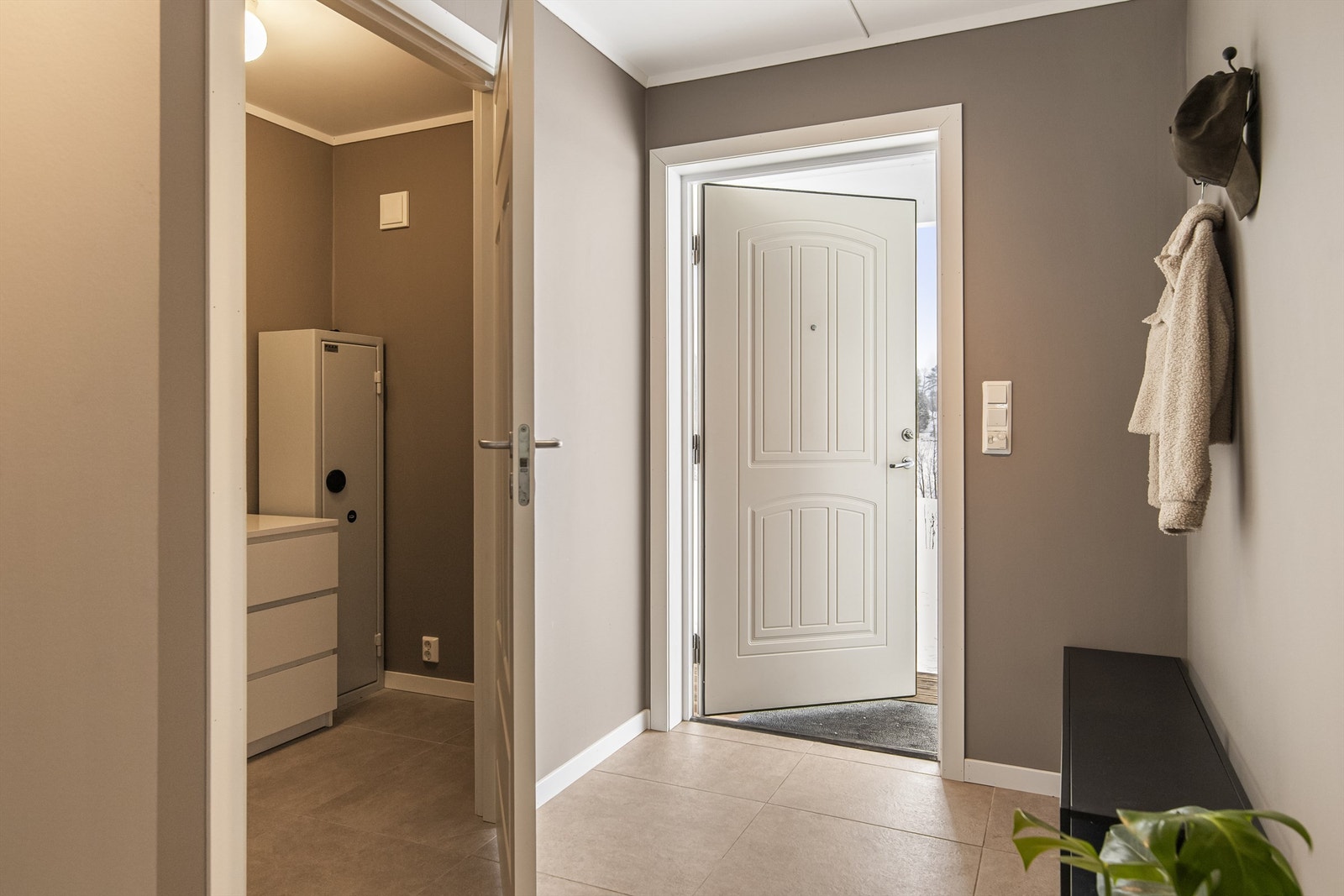 Entré/gang Galleribilde