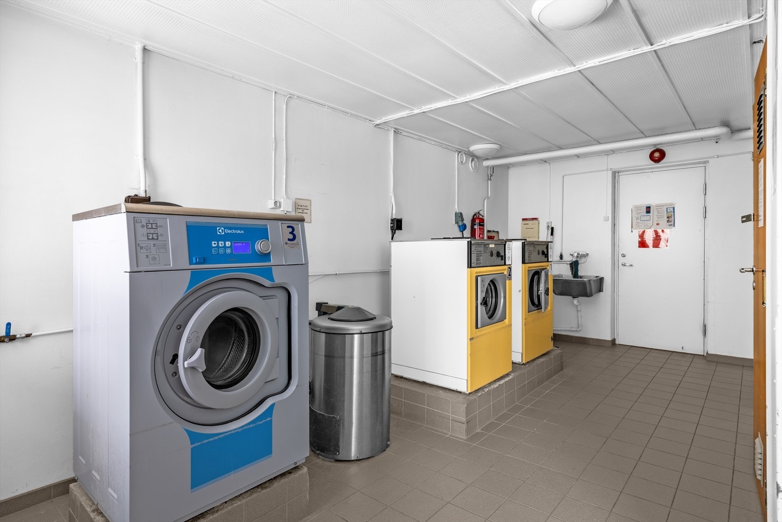 Felles vaskerom i underetasjen. Galleribilde