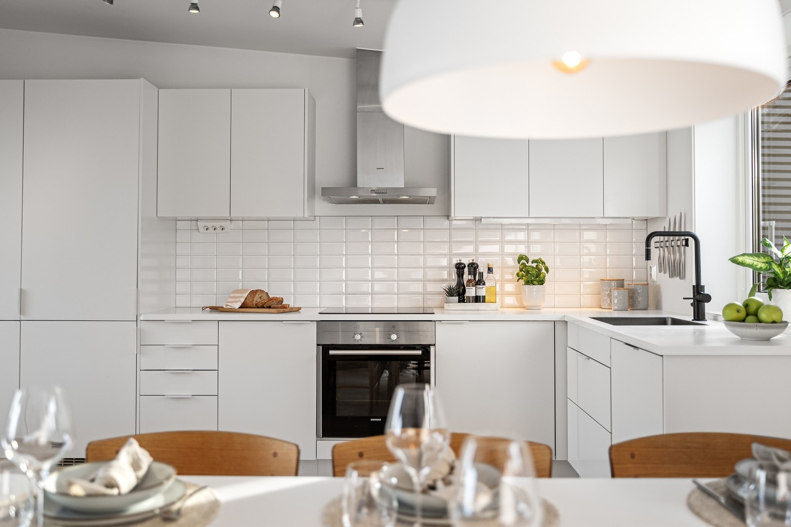 Alle hvitevarene er integrerte og medfølger i handelen. Galleribilde