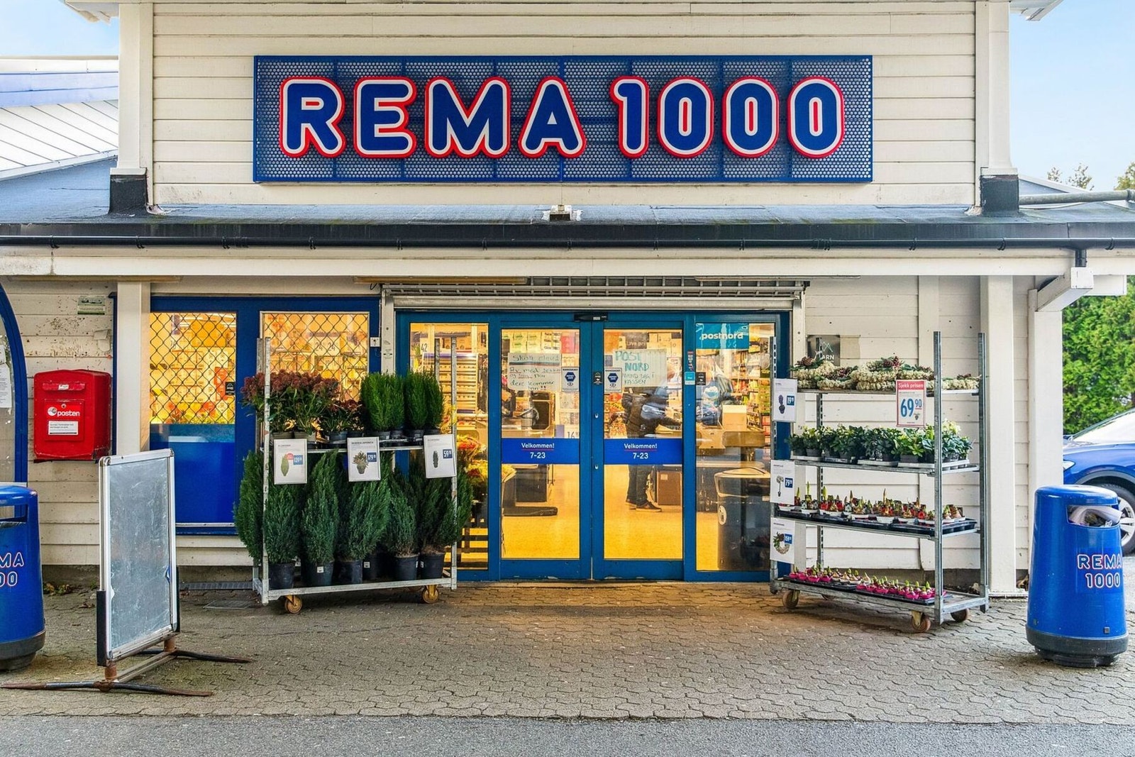 Kun 350 m fra leiligheten finner du Rema 1000 Galleribilde