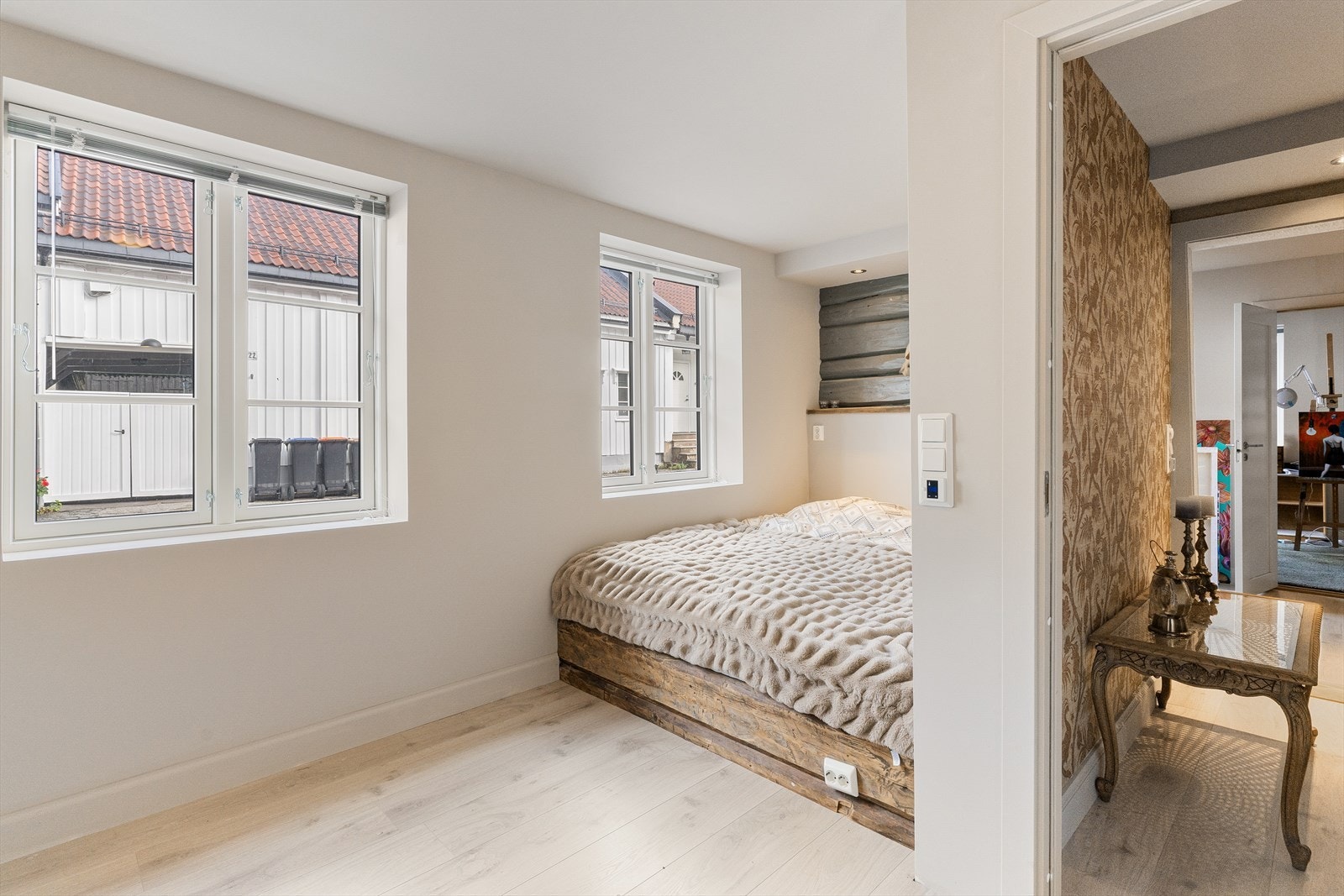 Soverom med god plass til seng. Galleribilde