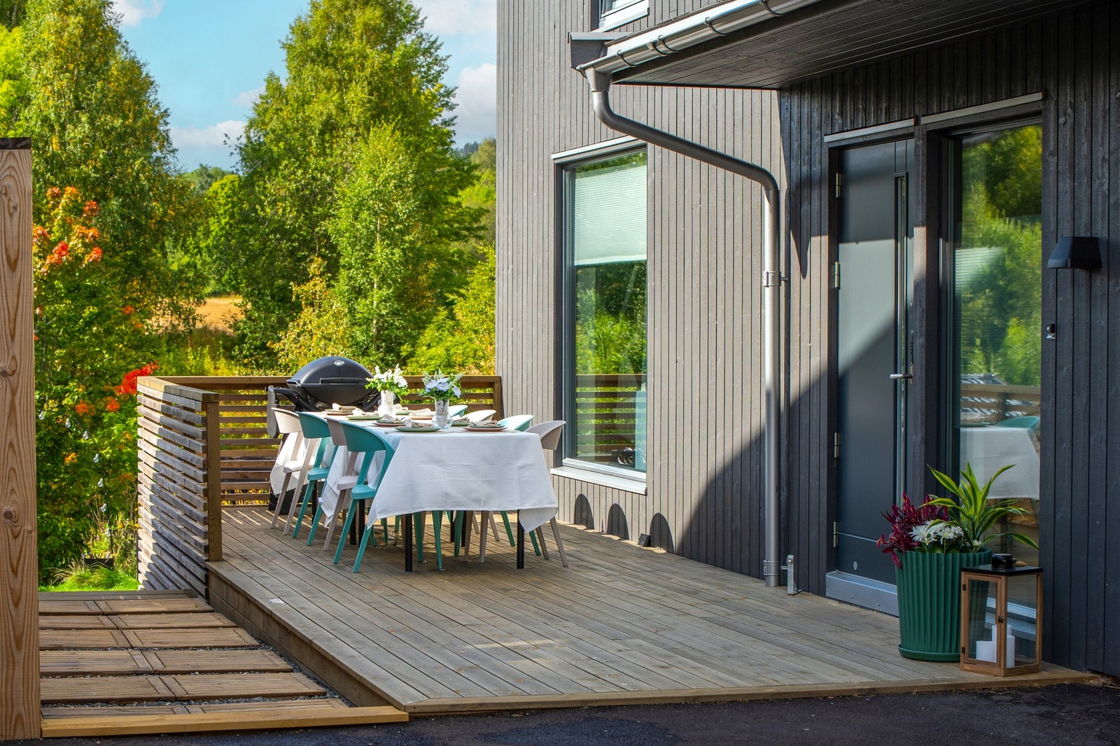 I tilknytning til inngangspartier er det en markterrasse på 24 kvm. Galleribilde