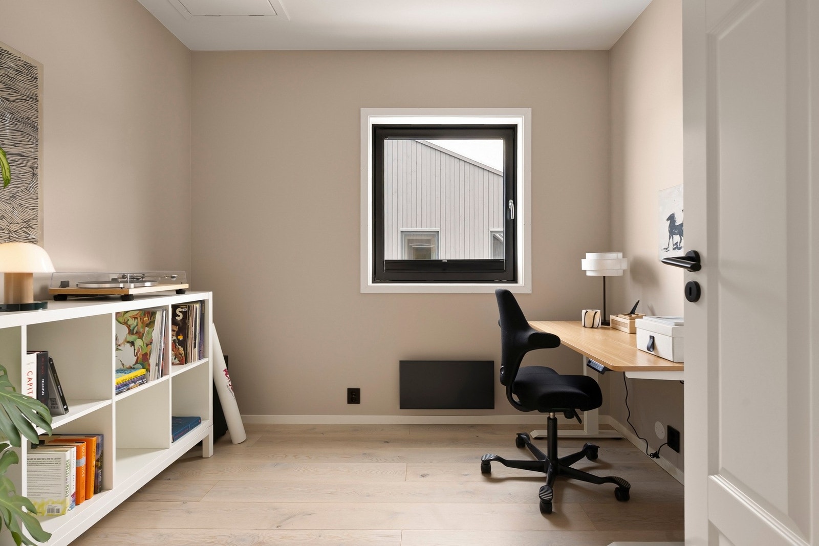 Rommene kan innredes etter behov og passer utmerket som gjesterom, kontor eller garderoberom. Galleribilde