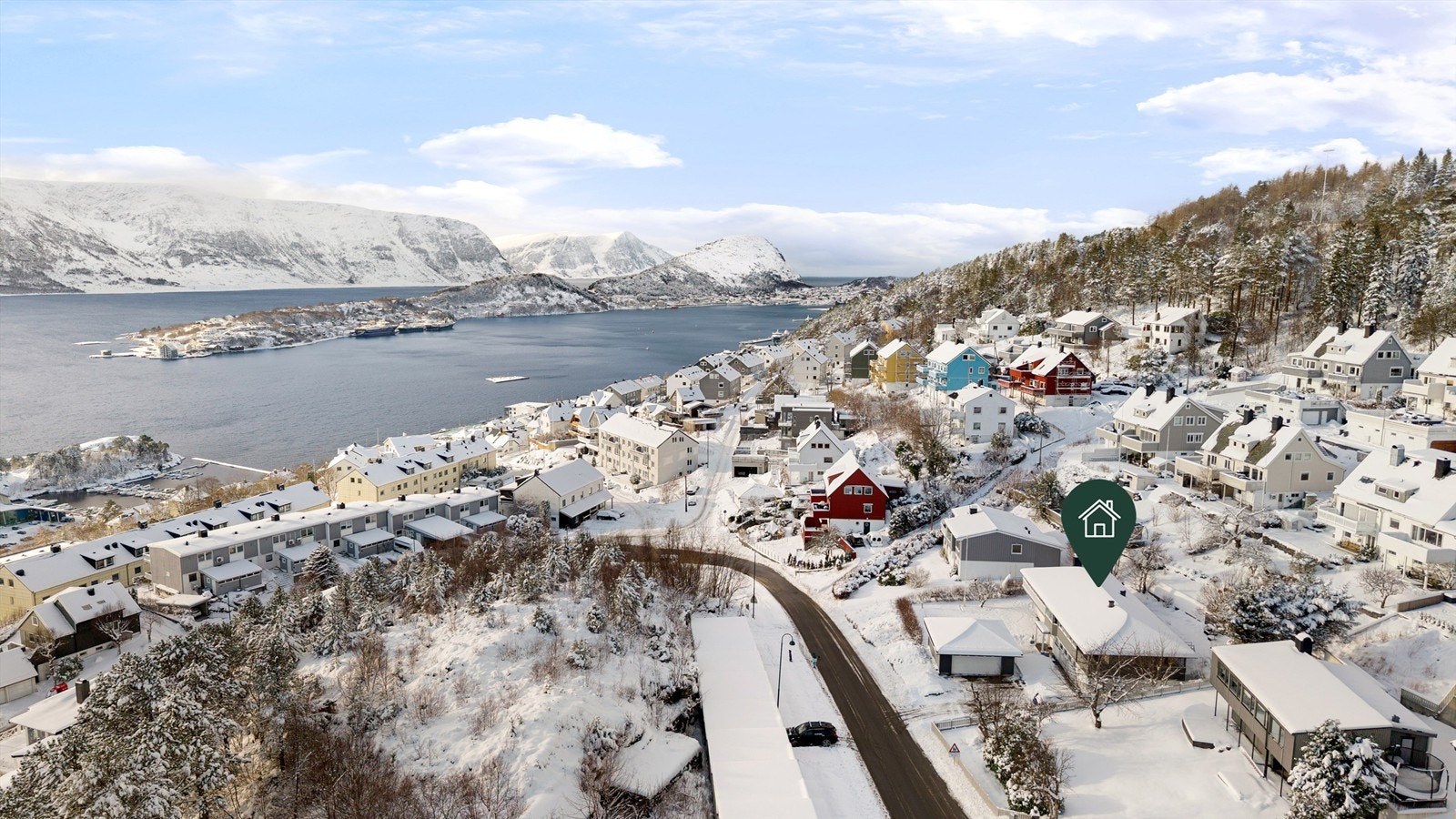 Dronebilde av boligområdet på Fjelltun tatt fra øst mot vest Galleribilde
