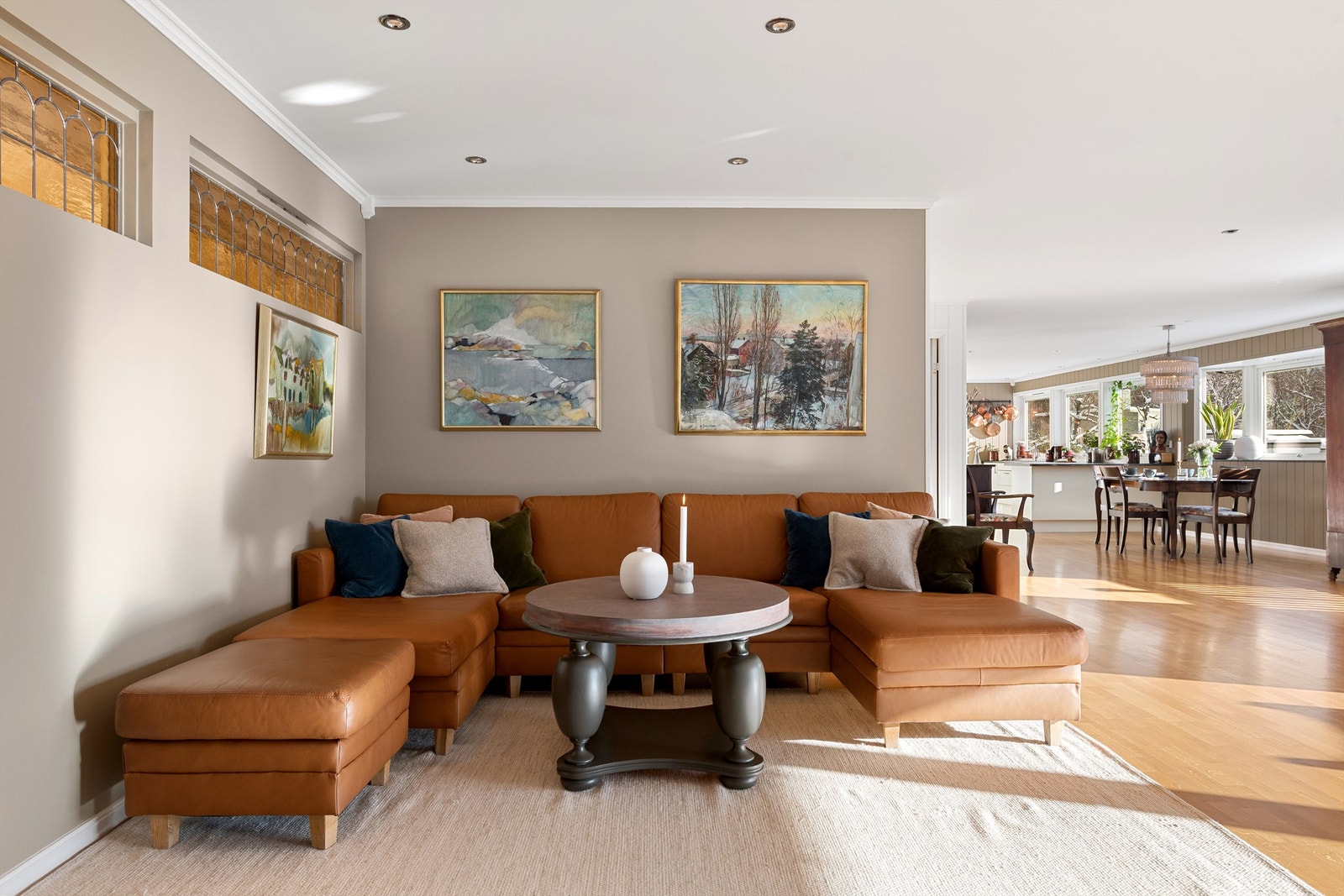 Deler av stuen mot nordvest med vegg mot trapperom Galleribilde