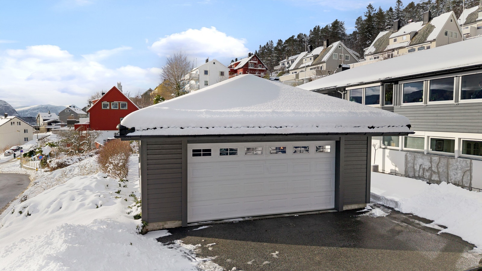Dobbel garasje Galleribilde