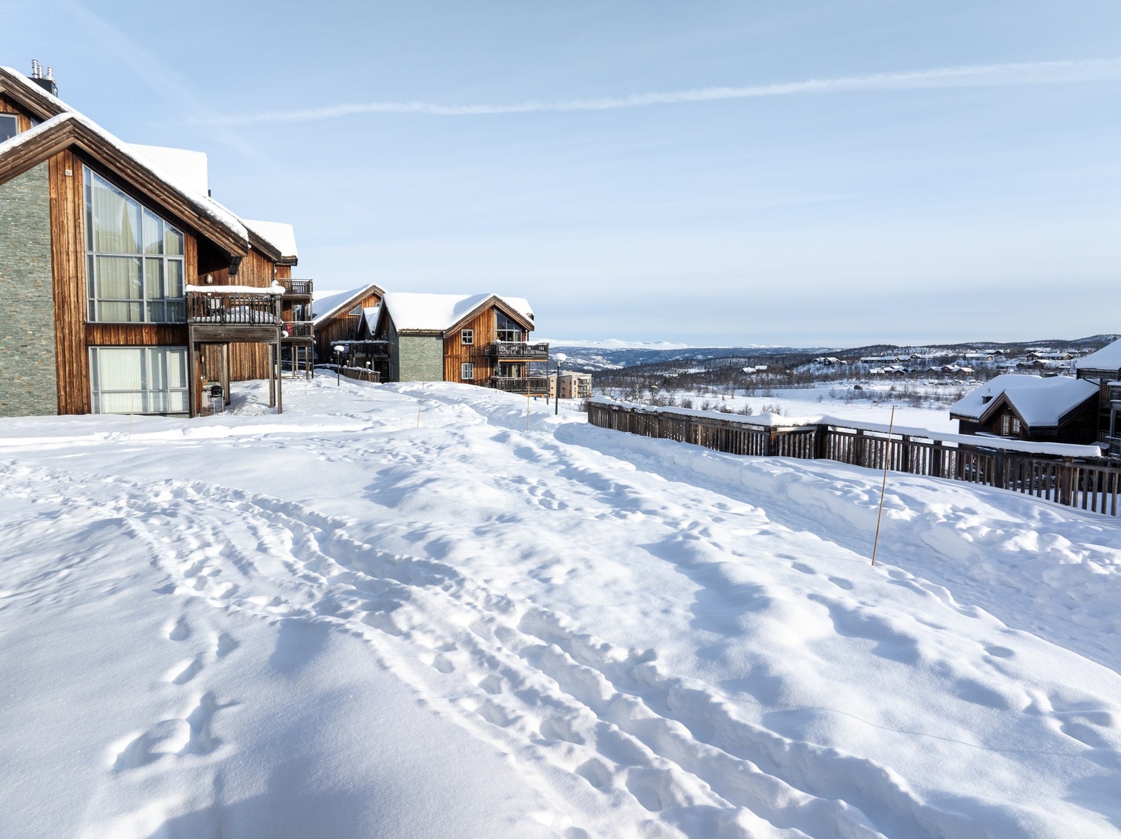 Sørgrenda har en nydelig beliggenhet på Kikut hvor man ser helt til Hemsedalsfjellene i bakgrunnen Galleribilde