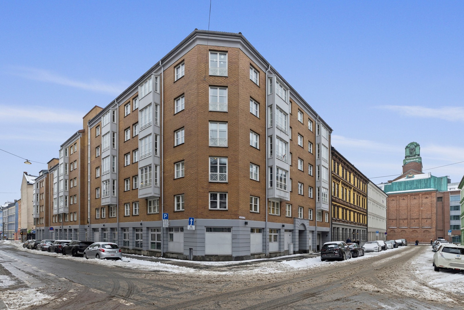 Her bor du midt i et levende og urbant område med umiddelbar nærhet til kaféer, restauranter, butikker og gode kollektivforbindelser Galleribilde