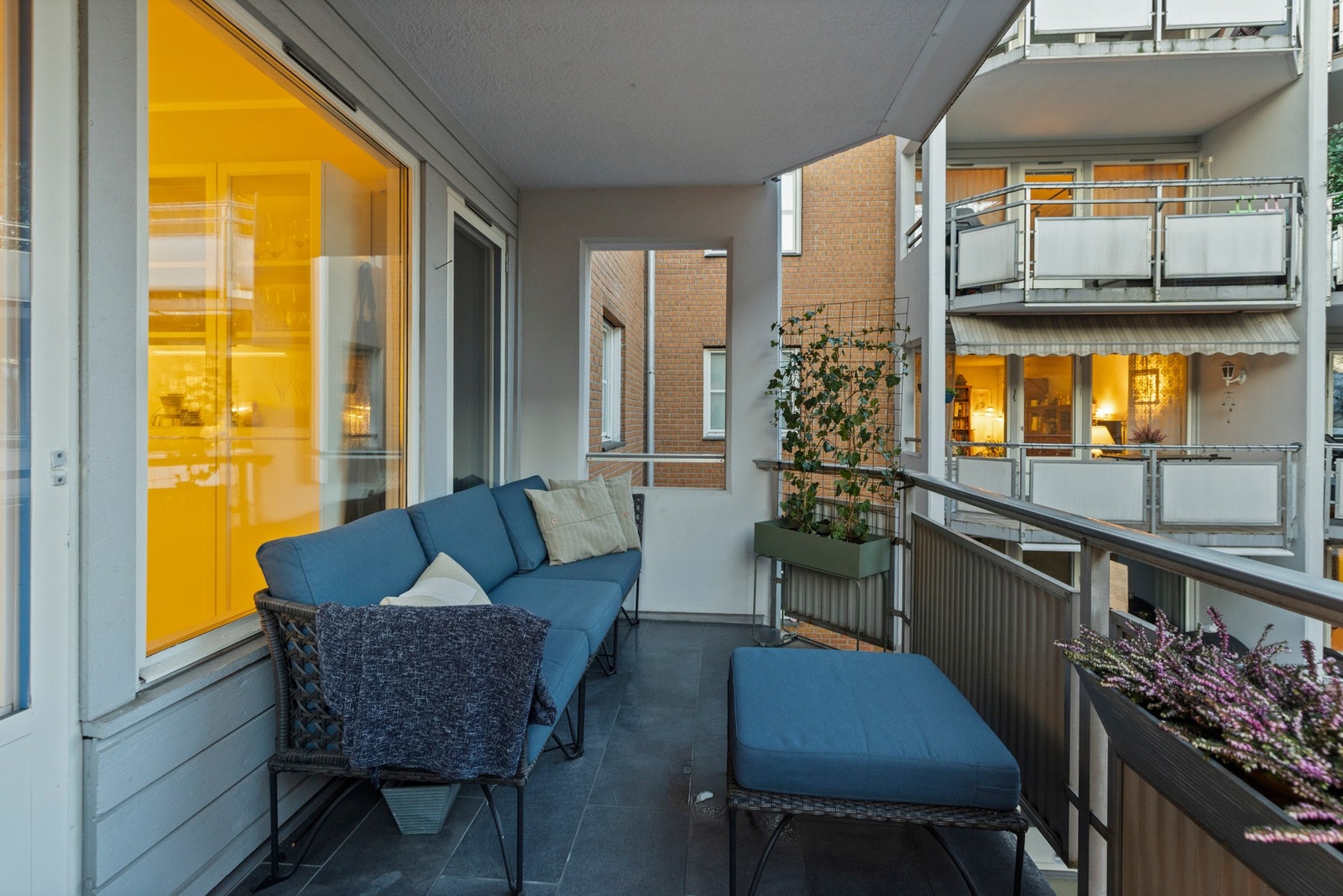 Balkongen har et areal på ca. 7,5 m² Galleribilde