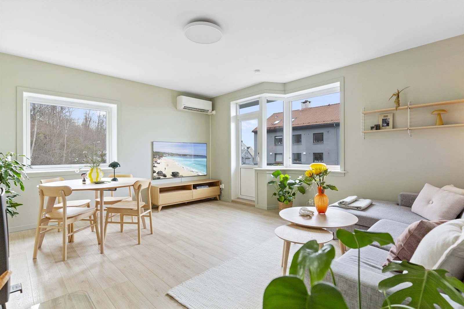 Slette overflater og pent fargevalg Galleribilde