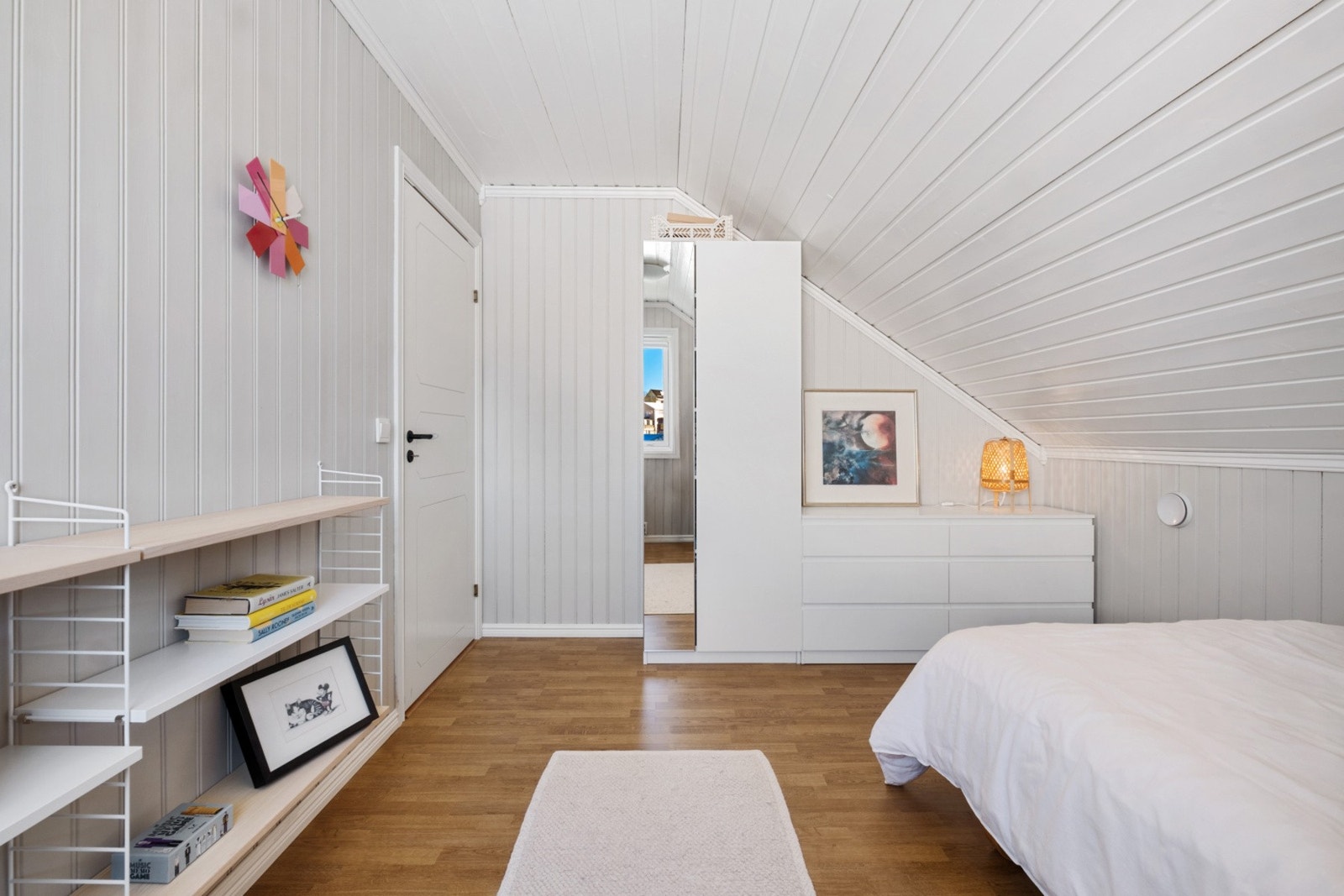 Soverom på loft. Galleribilde