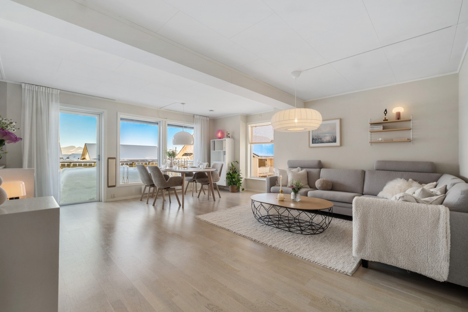 Her er det gode møbleringsmuligheter og plass til flere sittegrupper. Galleribilde