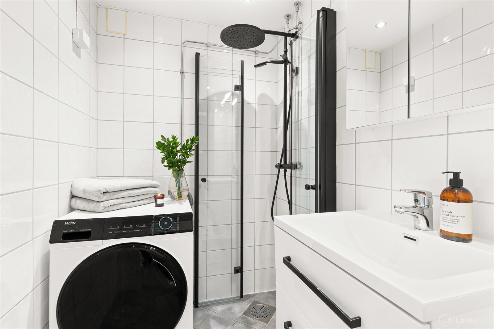 Badet ble rehabilitert i regi av borettslaget i 2009. Varmekabler i gulv. Galleribilde