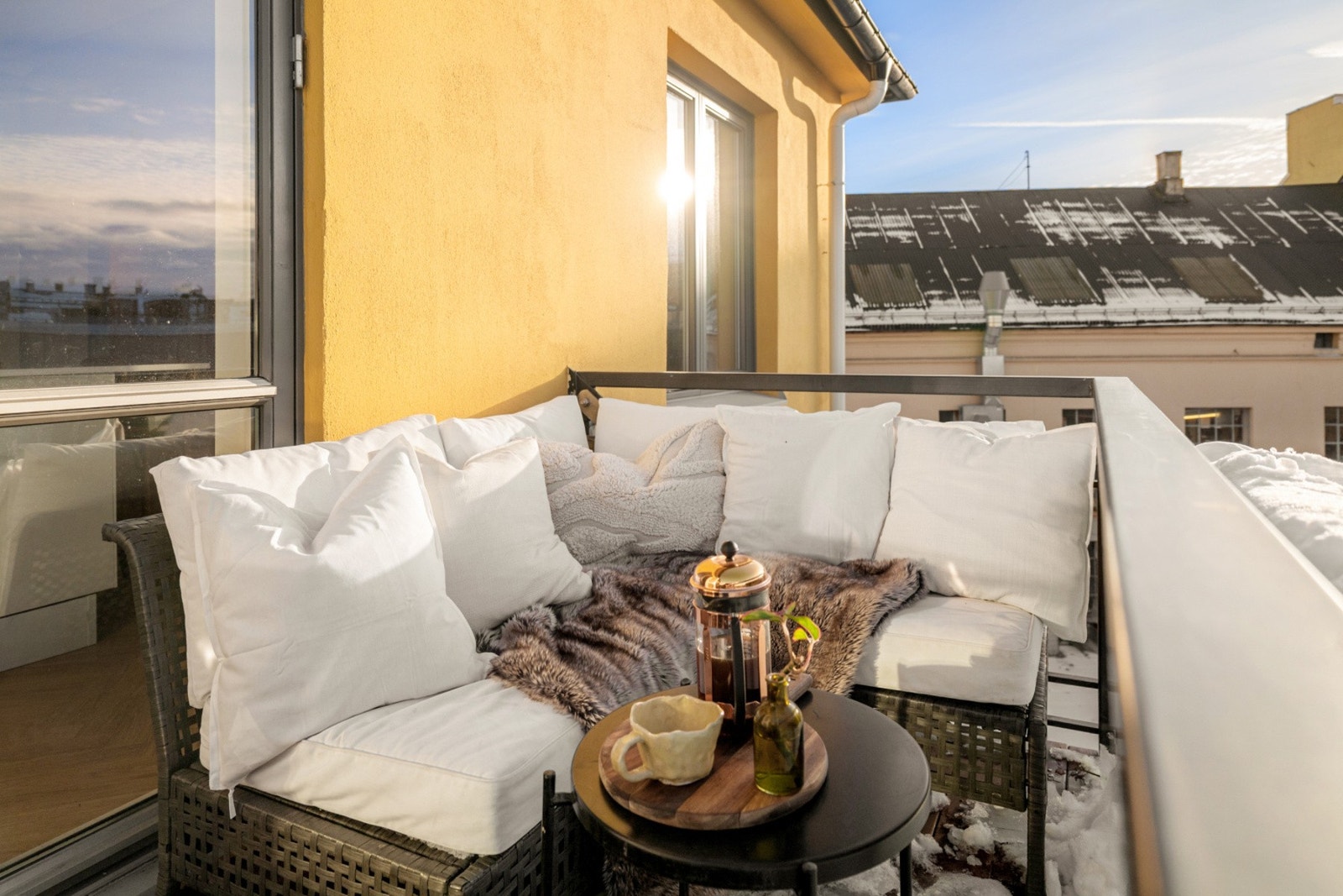 Selger fremhever spesielt de fantastiske solforholdene, både vinter som sommer. Galleribilde