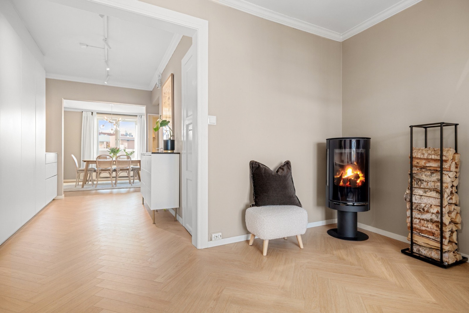 Varmtvann og bredbånd er inkludert i felleskostnadene. Galleribilde