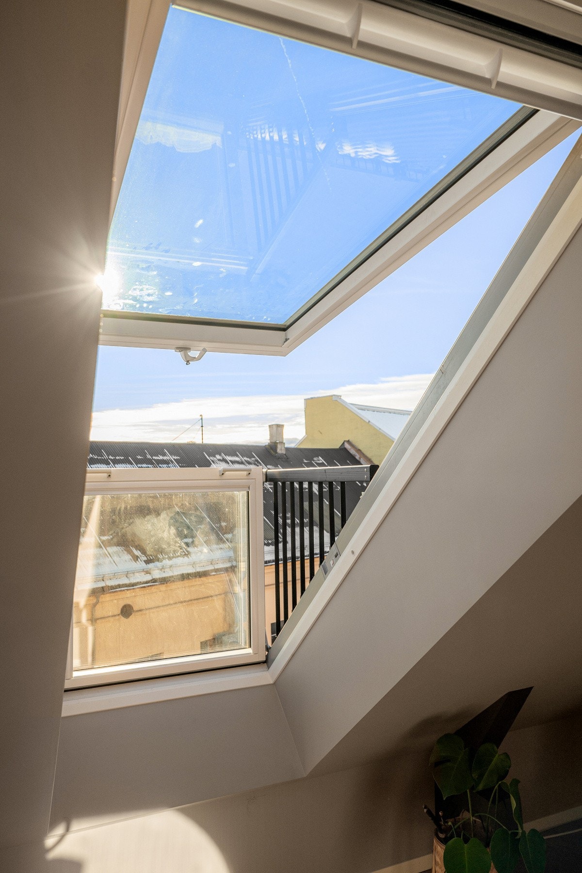 Takvindu/Velux-vindu som kan utvides med fint utsyn og gode solforhold. Galleribilde