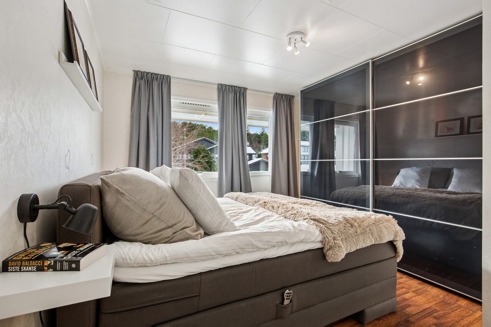 Ett av fire soverom Galleribilde