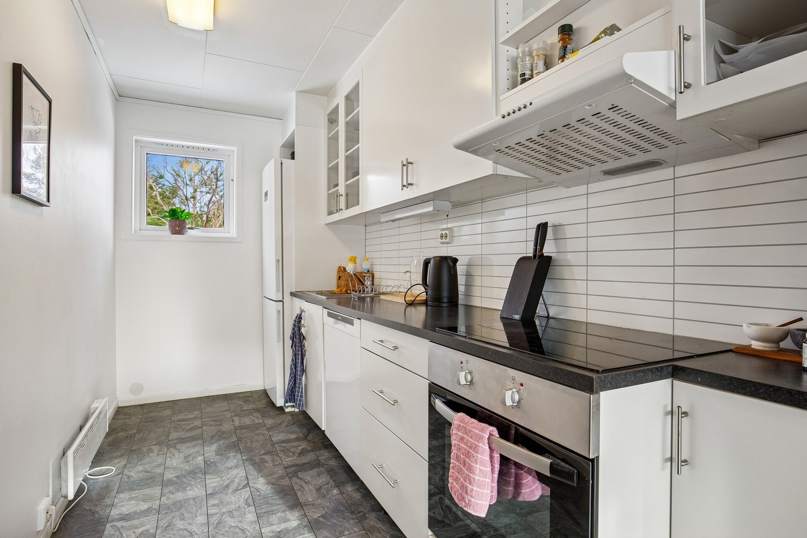 Kjøkken i utleiedel Galleribilde