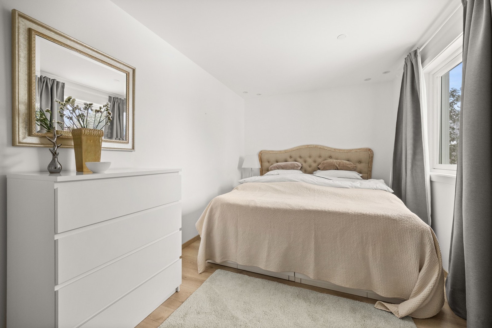 Soverom på ca. 13 kvm. Galleribilde