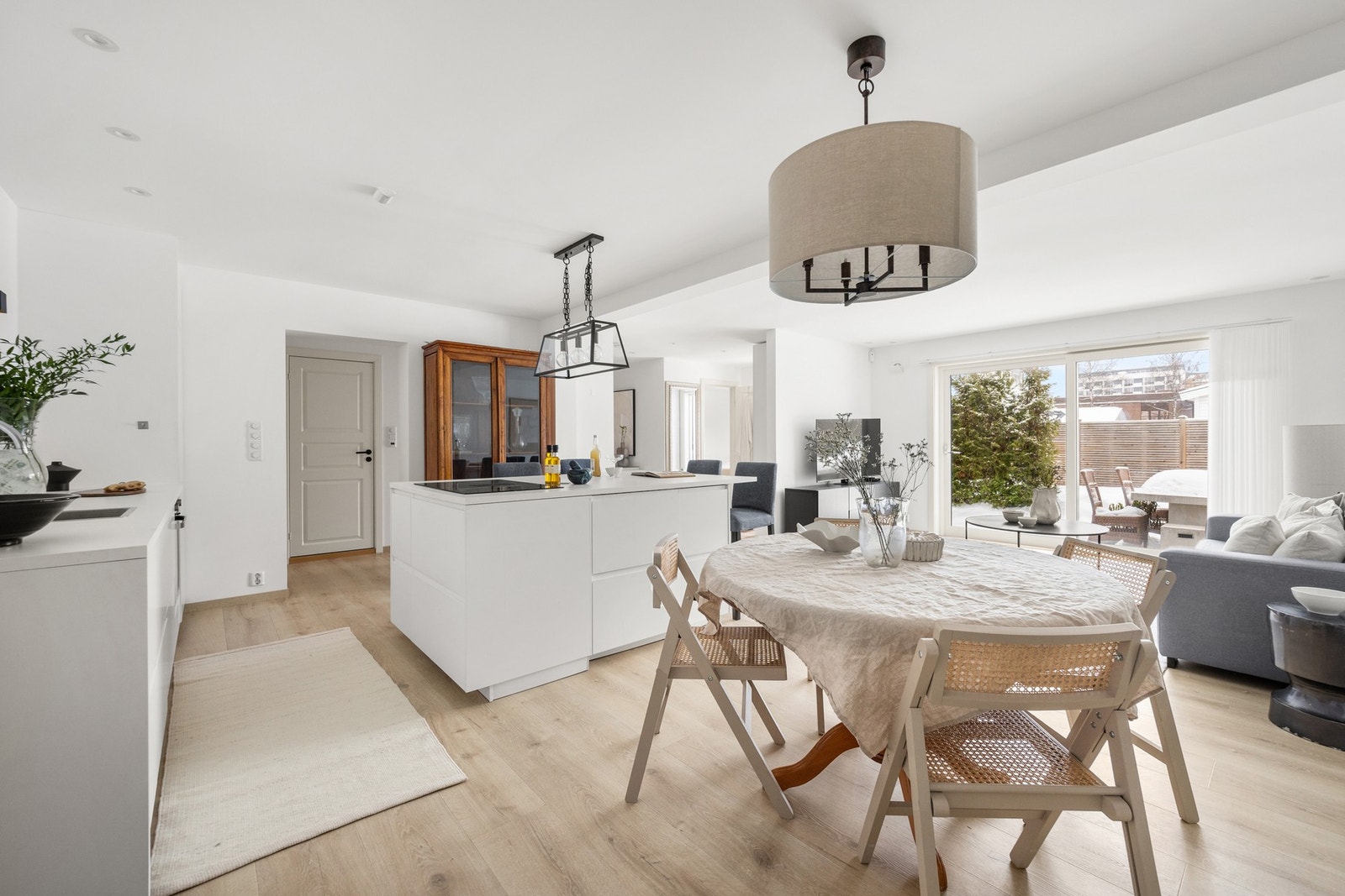 Underetasjen er en ideell sone for ungdommene å oppholde seg etter skoletid. Galleribilde