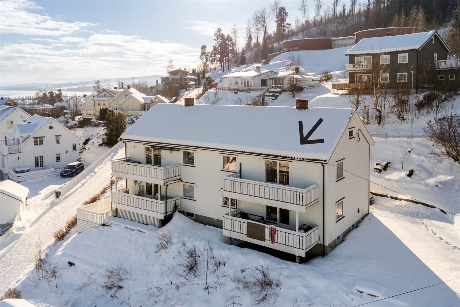 Lys og innbydende andelsleilighet i firemannsbolig. Galleribilde