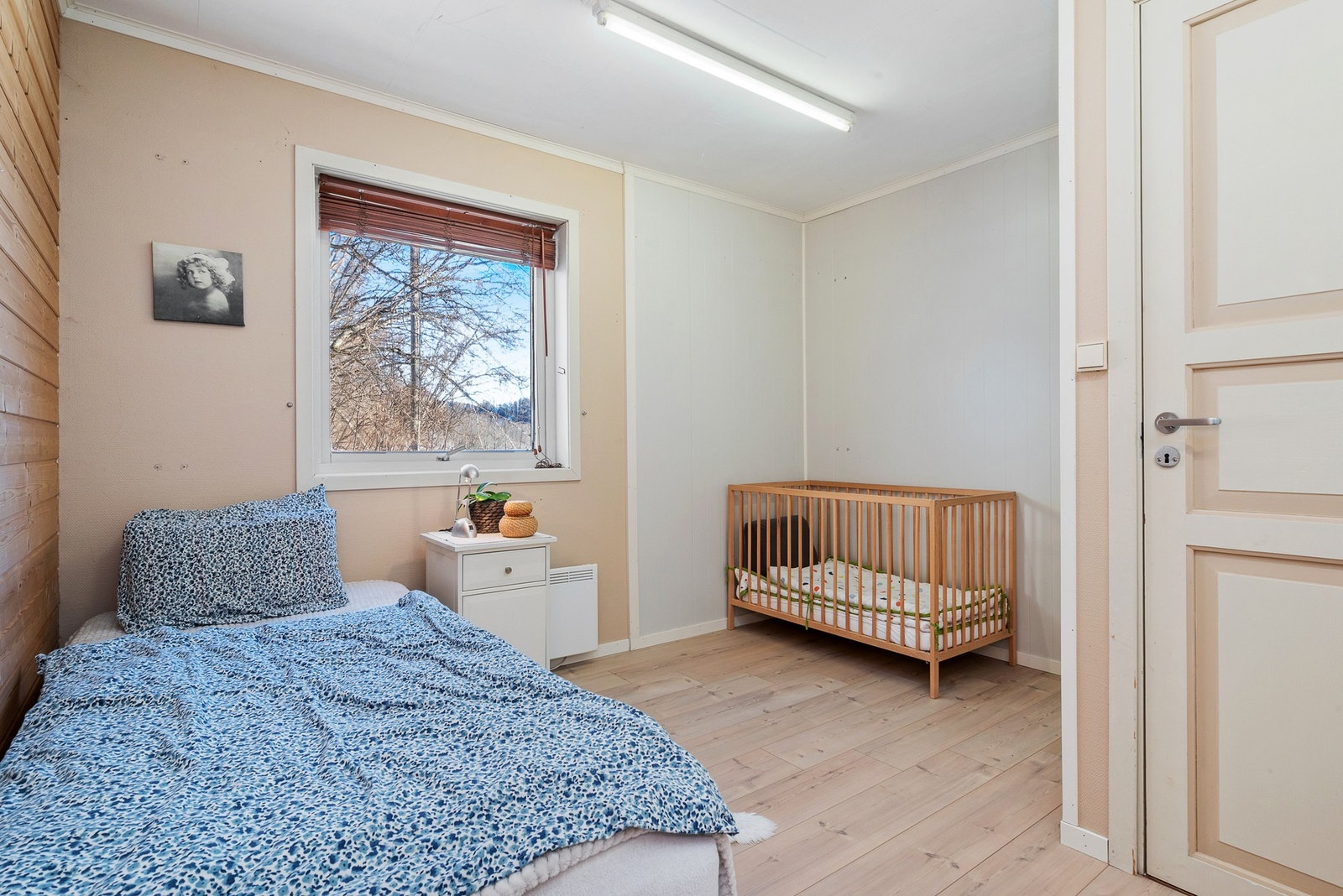 Soverom 3 i 1. etasje er på ca. 11 kvm. Galleribilde