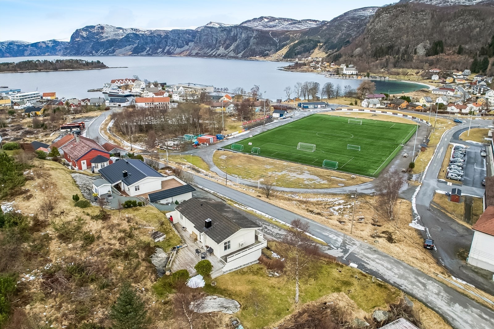 Haugane 8 presenteres av EIendomsmegler Norge V/Sebastian Eide Galleribilde