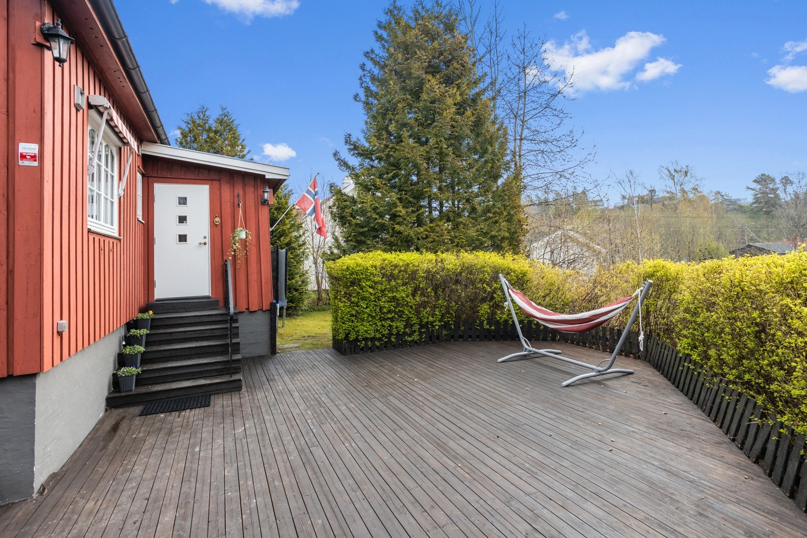 Terrassen er på totalt 78 m2 Galleribilde