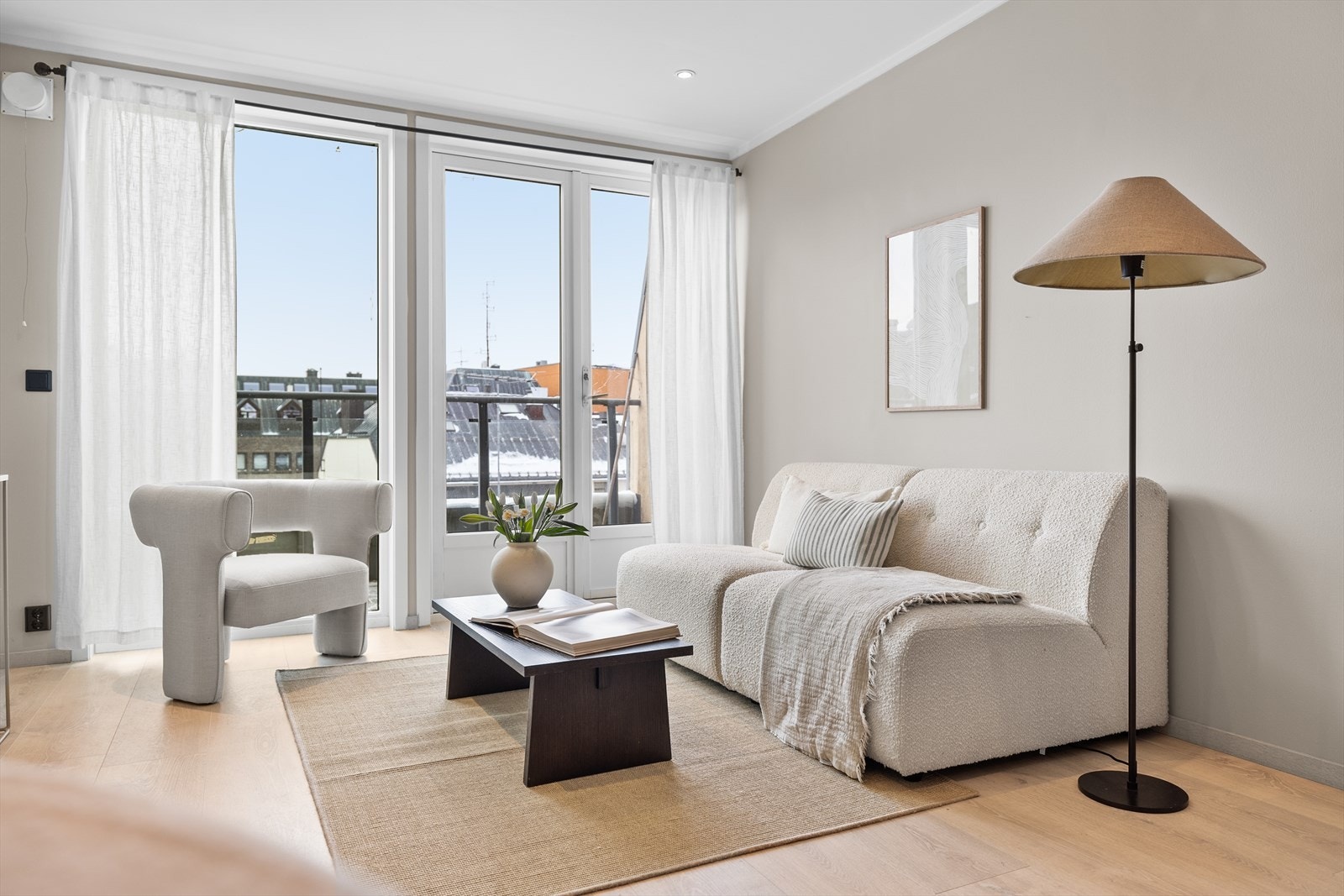 Velkommen til Møllegaten 12! Lys og kul 2-roms leilighet med solrik balkong og felles takterrasse
Foto: Paul Thûrmer Galleribilde