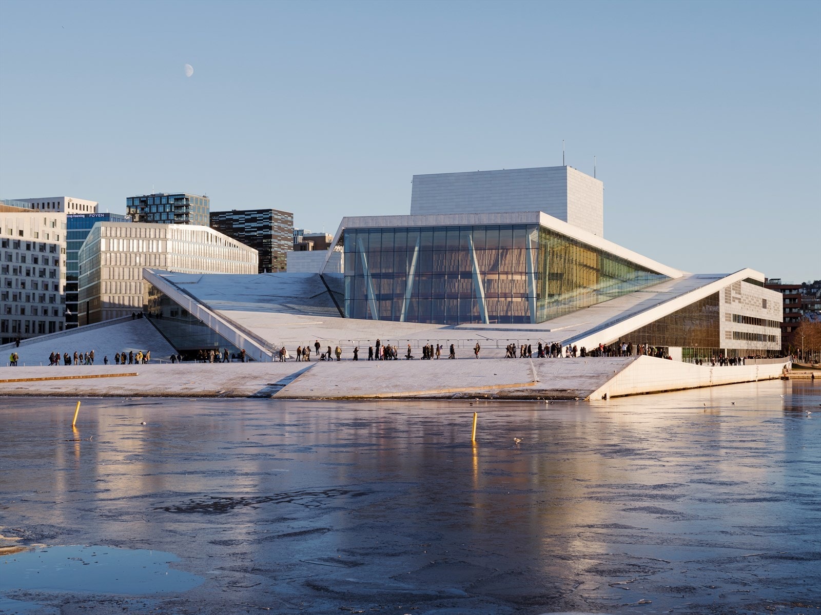 Fra leiligheten er det kun en kort rusletur til Operaen. Galleribilde