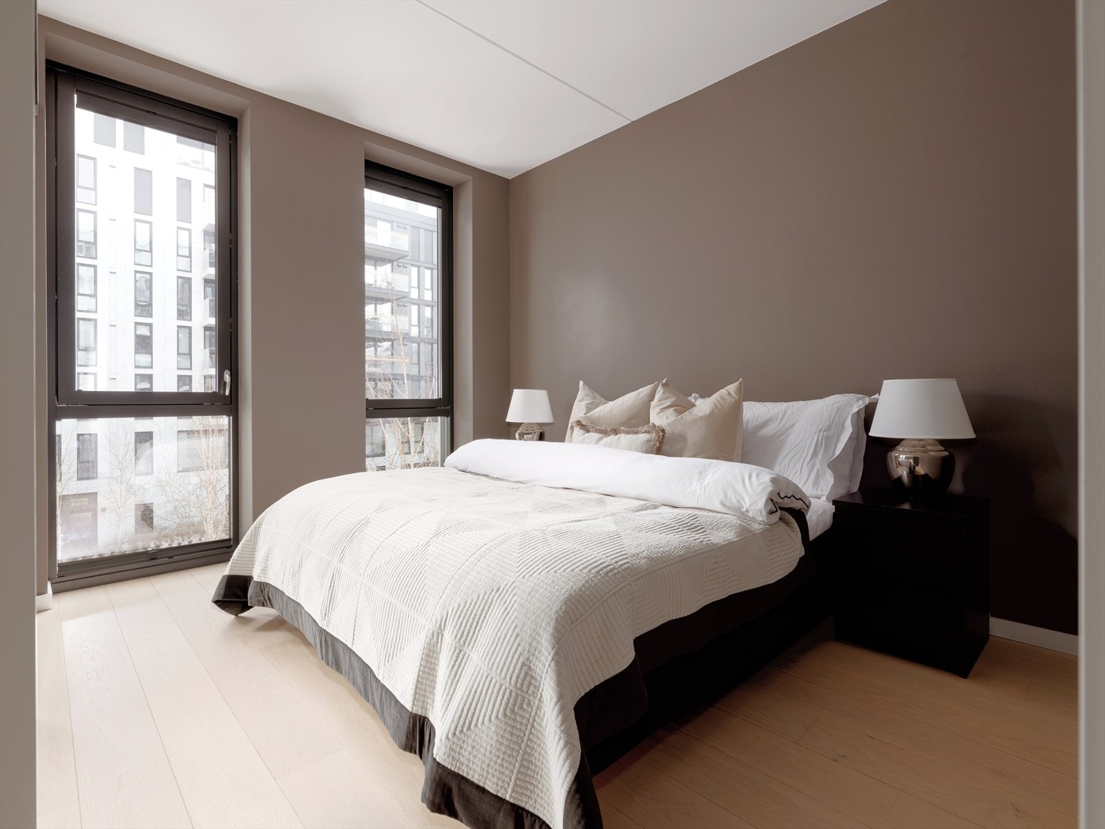 Hovedsoverommet er romslig, med god plass til dobbeltseng og nattbord. Galleribilde